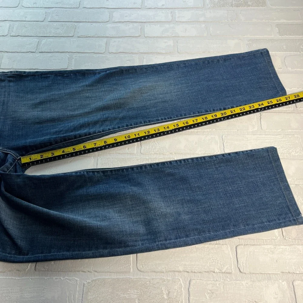Levis Slimming Straight Jeans Womens 32 Blue Stretch Denim Medium Wash Pockets - Picture 12 of 15